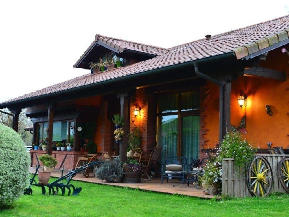 Alojamiento Bernabales Pamanes Exterior photo