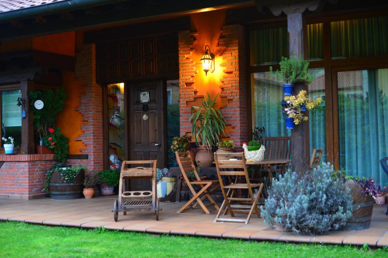 Alojamiento Bernabales Pamanes Exterior photo